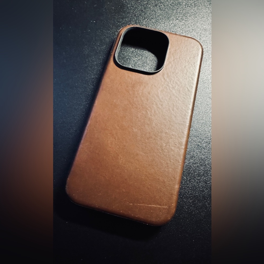 Nomad Brown Leather iPhone 15 Pro Case